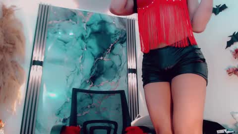 Hilary Avilan online show from September 15, 7:36 pm