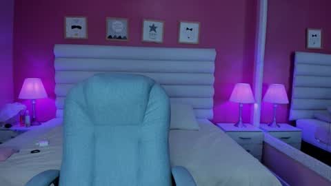 hilary_tailor online show from November 7, 11:10 am