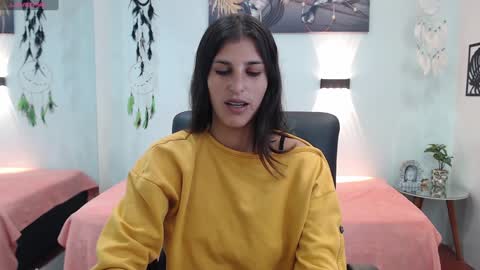 H I L A R Y online show from January 29, 3:22 am