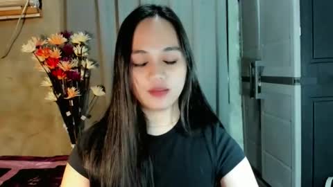 hilarymolly online show from March 28, 6:24 am