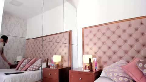 Hillary online show from October 11, 11:42 am