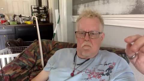 TwoDaddies online show from January 7, 9:17 pm