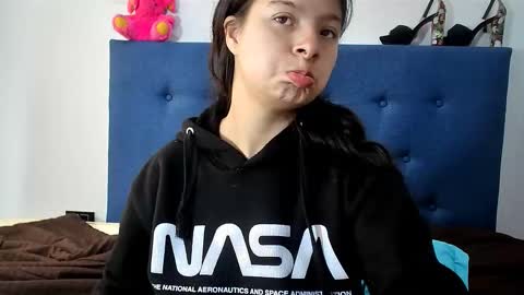 Snapshot of himawary_soin5 chatting on March 6, 1:29 pm himawary_soin5 online show from March 6, 1:29 pm