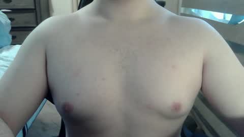 Snapshot of himbo_fox chatting on July 13, 12:46 am Himbo fox online show from July 13, 12:46 am
