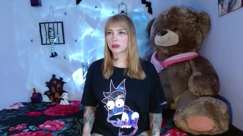 Snapshot of himiiko_toga chatting on October 12, 8:19 pm Himiiko online show from October 12, 8:19 pm