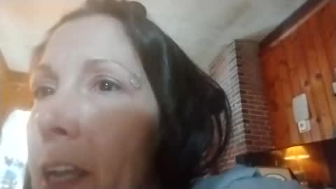 Snapshot of himni7580 chatting on February 10, 7:49 pm SparkledLooks online show from February 10, 7:49 pm