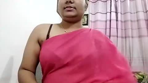 himuhimu22 online show from November 18, 7:07 pm