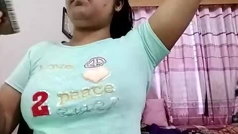 himuhimu22 online show from May 8, 9:36 am
