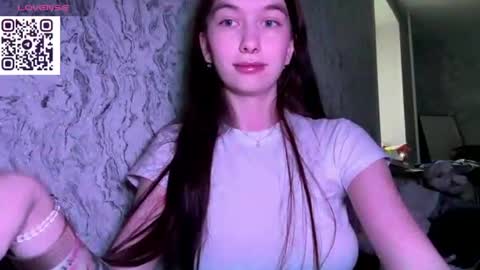 Snapshot of hinadesire chatting on June 23, 12:41 am Hina online show from June 23, 12:41 am