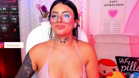 Snapshot of hinataweed01 chatting on February 4, 3:11 am Karol Independent Model online show from February 4, 3:11 am