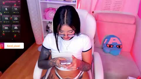 Snapshot of hinataweed01 chatting on February 22, 3:01 am Karol Independent Model online show from February 22, 3:01 am