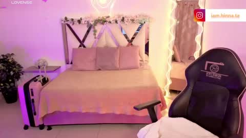 HINNA online show from May 12, 3:47 am