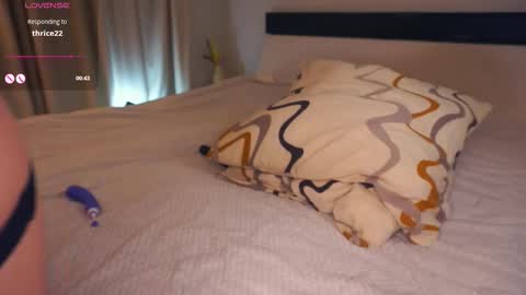 Snapshot of hip_hop_baby chatting on September 30, 8:03 pm Leya Day Mary Night PvT Open online show from September 30, 8:03 pm