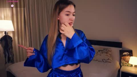 Snapshot of hip_hop_baby chatting on November 4, 7:02 pm Leya Day Mary Night PvT Open online show from November 4, 7:02 pm