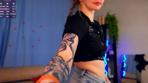 Snapshot of hip_hop_baby chatting on February 1, 6:01 am Leya Day Mary Night PvT Open online show from February 1, 6:01 am