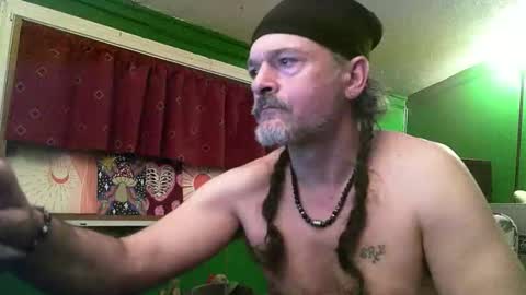hippiedad333 online show from April 7, 1:06 am