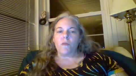 hippysnewhere online show from June 22, 4:09 am