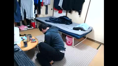 Snapshot of hiro110 chatting on January 16, 4:07 am hiro110 online show from January 16, 4:07 am