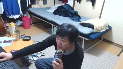 Snapshot of hiro110 chatting on March 10, 12:37 pm hiro110 online show from March 10, 12:37 pm