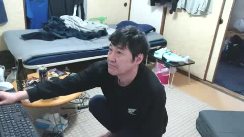 Snapshot of hiro110 chatting on March 17, 11:19 pm hiro110 online show from March 17, 11:19 pm