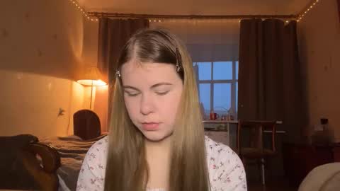 Snapshot of hirokosersen chatting on December 21, 1:40 pm I am Amy ntmu Lets hit 10 Thumbs Up together online show from December 21, 1:40 pm