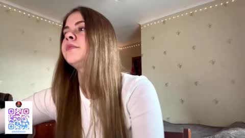 I am Amy ntmu Lets hit 10 Thumbs Up together online show from March 15, 11:38 am