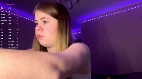 I am Amy ntmu Lets hit 10 Thumbs Up together online show from March 23, 3:21 am