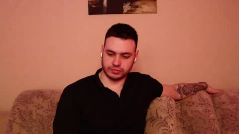 Snapshot of hisoka_morow_ chatting on April 2, 12:52 am Hisoka online show from April 2, 12:52 am