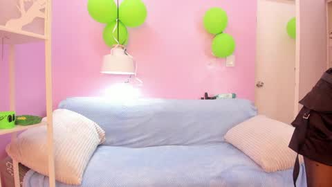 Snapshot of hiyakasudere chatting on March 27, 6:18 pm hiyakasudere online show from March 27, 6:18 pm