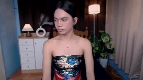 Snapshot of hoellygia chatting on March 18, 7:00 am IM NEW HERE ITS ME GIA online show from March 18, 7:00 am