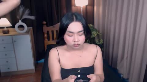 Snapshot of hoellygia chatting on March 21, 10:24 pm IM NEW HERE ITS ME GIA online show from March 21, 10:24 pm