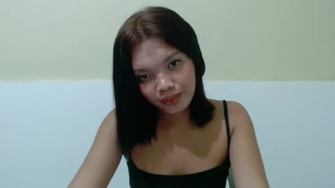 Snapshot of hoelyguine chatting on June 30, 9:54 am Guinevere3 online show from June 30, 9:54 am