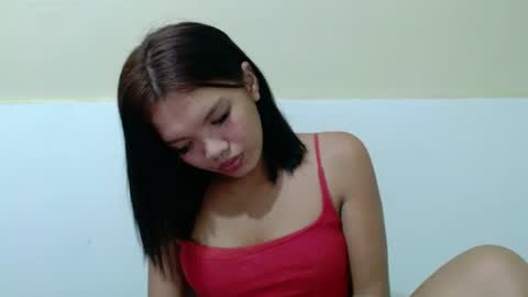Snapshot of hoelyguine chatting on July 13, 9:45 am Guinevere3 online show from July 13, 9:45 am