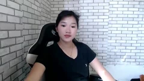 Snapshot of hoelykalea chatting on April 7, 6:25 am Kalea3 online show from April 7, 6:25 am