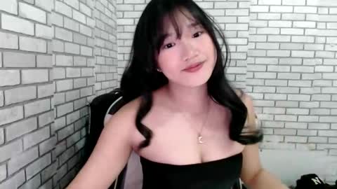 Snapshot of hoelykarina chatting on April 9, 4:45 am Karina3 online show from April 9, 4:45 am