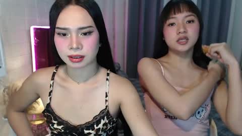 hoelymolly online show from April 18, 7:29 pm