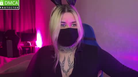 Snapshot of hoffmanite chatting on April 1, 3:42 pm hoffmanite online show from April 1, 3:42 pm