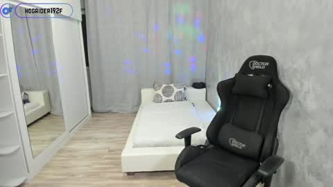 Snapshot of hogrider192 chatting on January 27, 12:33 am Victor online show from January 27, 12:33 am