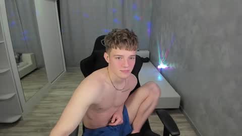 Snapshot of hogrider192 chatting on January 28, 11:50 pm Victor online show from January 28, 11:50 pm