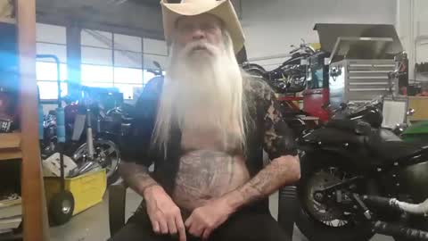 Hogschlong63 online show from November 2, 7:49 pm