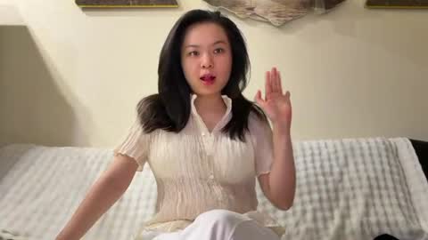 Snapshot of hola_sunflower chatting on June 27, 4:45 pm amy online show from June 27, 4:45 pm