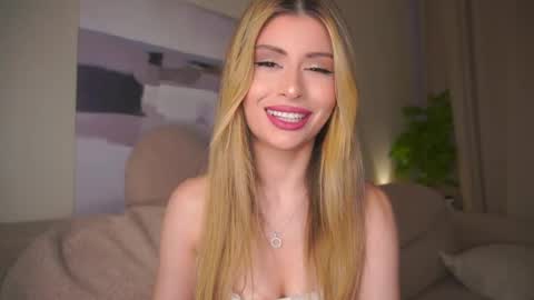 Moni Monica online show from May 12, 8:11 am