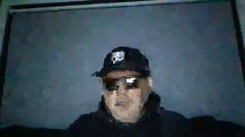 holden_minutz online show from May 20, 6:19 am