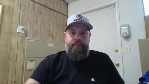 Snapshot of holdthedoh chatting on December 23, 5:11 pm Hold The Door online show from December 23, 5:11 pm