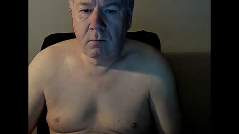 Snapshot of holgerhb53 chatting on February 3, 5:07 am Holger online show from February 3, 5:07 am