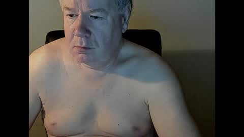 Snapshot of holgerhb53 chatting on February 5, 1:58 am Holger online show from February 5, 1:58 am