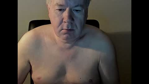 Snapshot of holgerhb53 chatting on February 7, 3:12 am Holger online show from February 7, 3:12 am