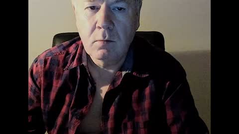 Snapshot of holgerhb53 chatting on February 7, 6:14 am Holger online show from February 7, 6:14 am