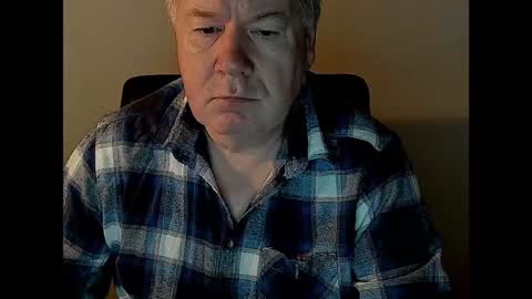 Snapshot of holgerhb53 chatting on February 7, 3:52 pm Holger online show from February 7, 3:52 pm