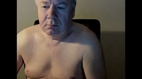 Snapshot of holgerhb53 chatting on February 9, 3:43 am Holger online show from February 9, 3:43 am